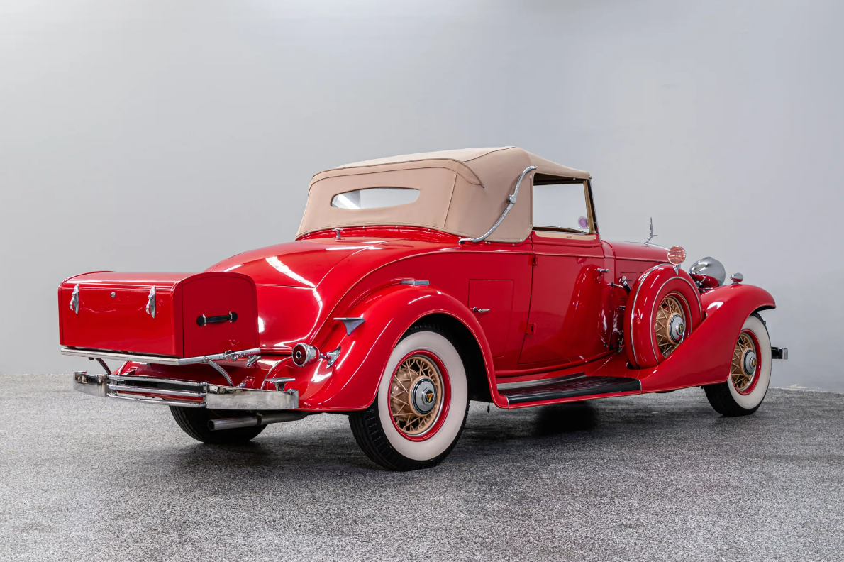 1933 Cadillac 9